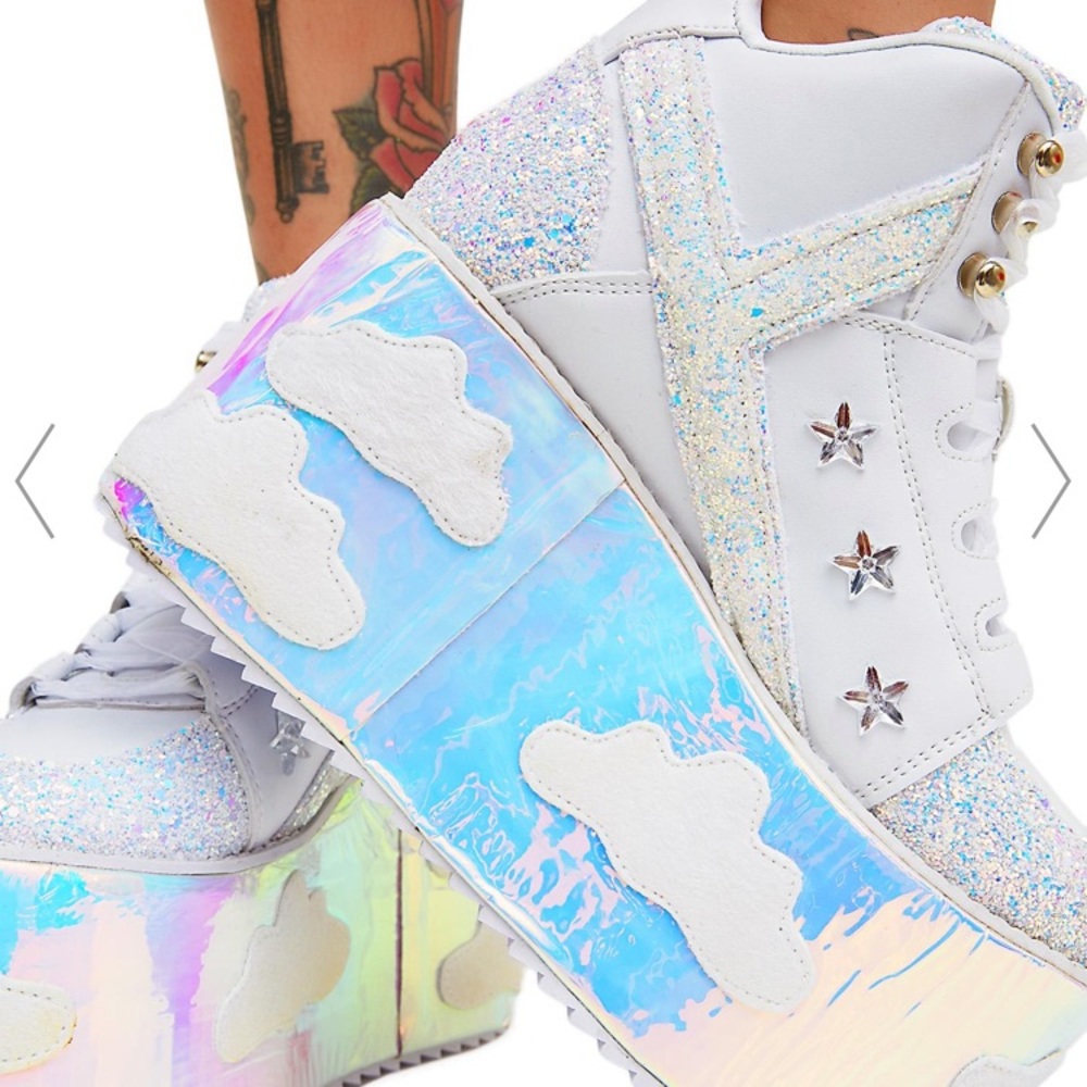 🚫SOLD🚫 ☁️Iridescent QOZMO Sky Platforms☁️